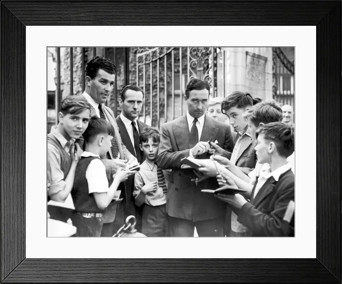 Framed Print : The Compton brothers, Denis and Leslie, beseiged by autograph hunters at Lord Framed Print : The Compton brothers, Denis and Leslie, beseiged by autograph hunters at Lord