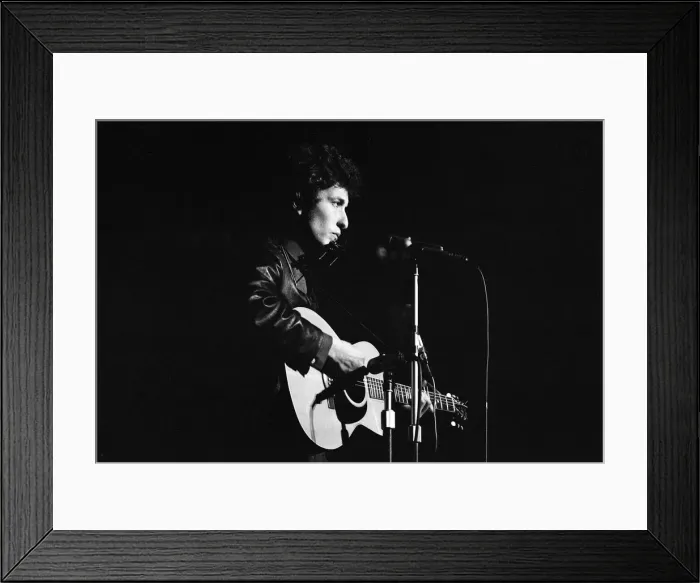 Framed Print : American folk singer Bob Dylan in concert at the Royal Albert Hall Framed Print : American folk singer Bob Dylan in concert at the Royal Albert Hall