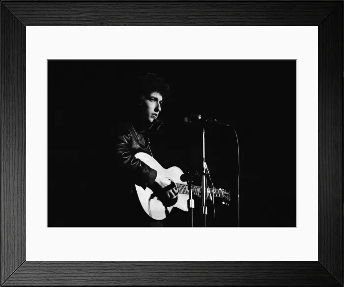 Framed Print : American folk singer Bob Dylan in concert at the Royal Albert Hall Framed Print : American folk singer Bob Dylan in concert at the Royal Albert Hall