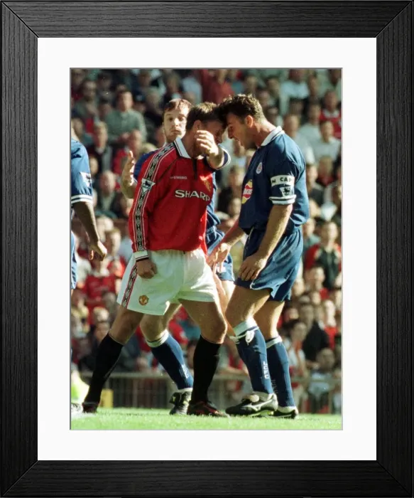 Framed Print : Teddy Sheringham Manchester United striker August 1998 squares up to Steve Walsh