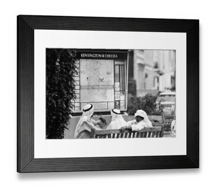 Framed Print : Arab community in South Kensington, London. 28th June 1976 Framed Print : Arab community in South Kensington, London. 28th June 1976