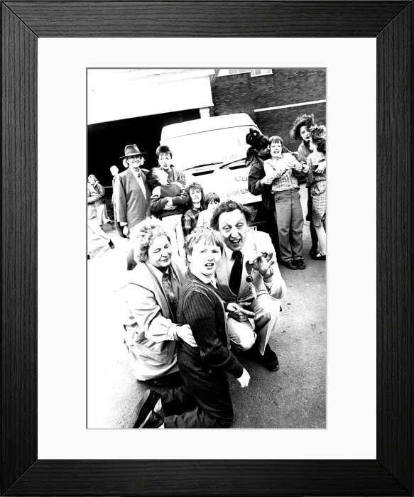 Framed Print : Comedian Ken Dodd made children from Thornhill Park School Framed Print : Comedian Ken Dodd made children from Thornhill Park School
