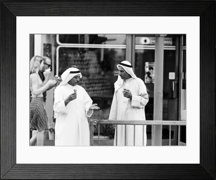 Framed Print : Arab community in South Kensington, London. 28th June 1976 Framed Print : Arab community in South Kensington, London. 28th June 1976