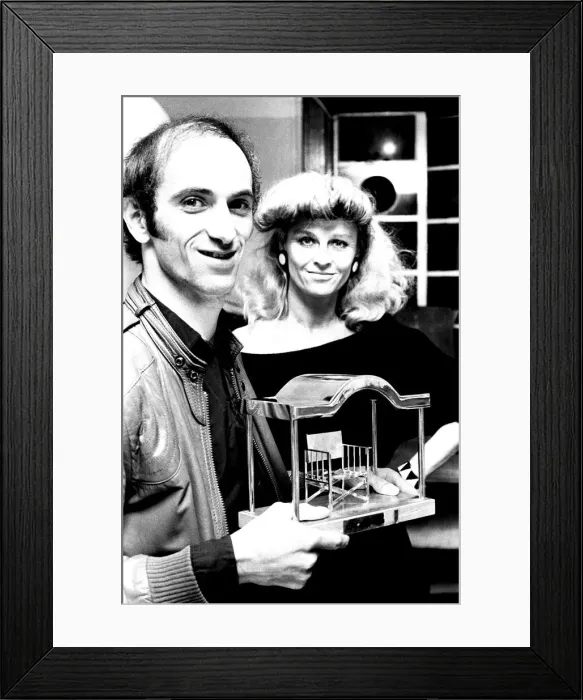 Framed Print : Actress Julie Christie in Newcastle at the Tyneside Cinema Film Festival
