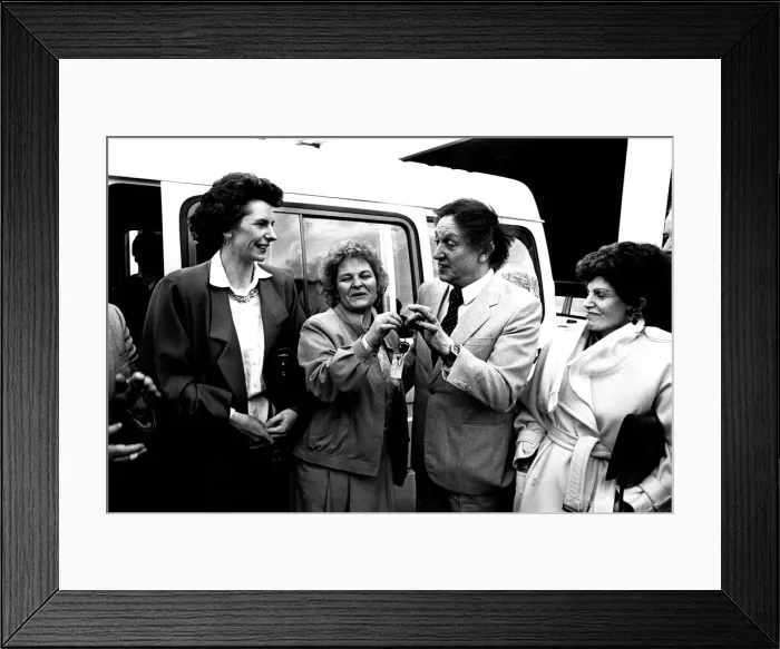 Framed Print : Comedian Ken Dodd made children from Thornhill Park School Framed Print : Comedian Ken Dodd made children from Thornhill Park School