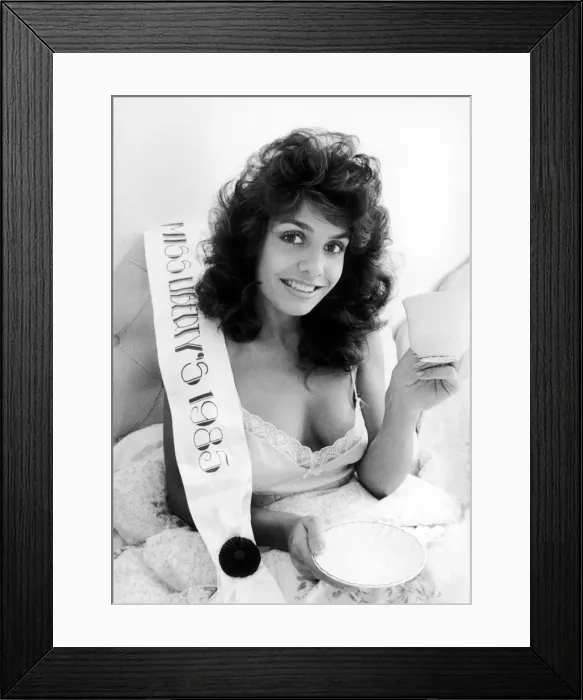 Framed Print : Maria Stevens, Beauty Queen, reigning Miss Aston Villa and newly crowned Miss Liberty