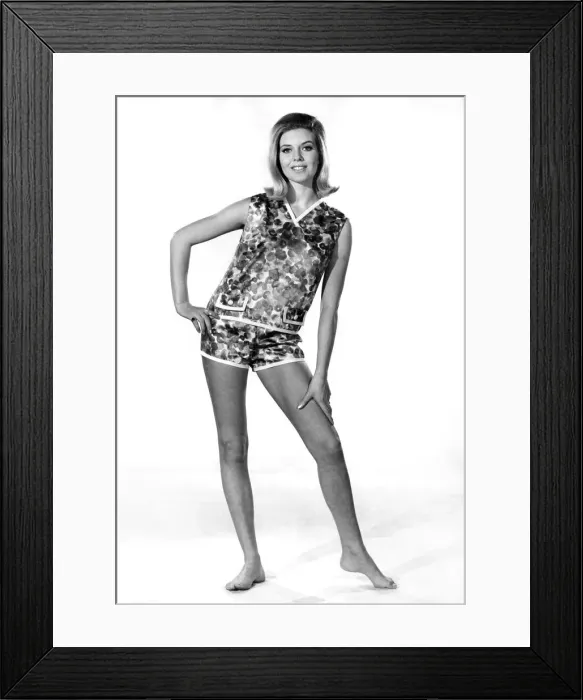 Framed Print : Clothing Fashion 1965: Model Maureen Walker. March 1965 P021549 Framed Print : Clothing Fashion 1965: Model Maureen Walker. March 1965 P021549