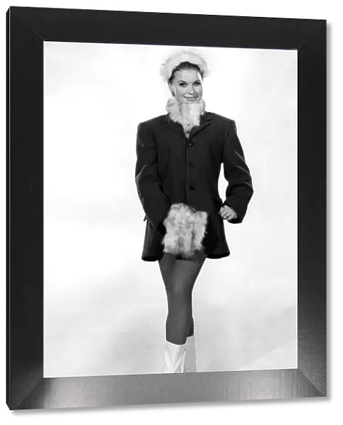 Reveille Fashion. December 1966 P006638