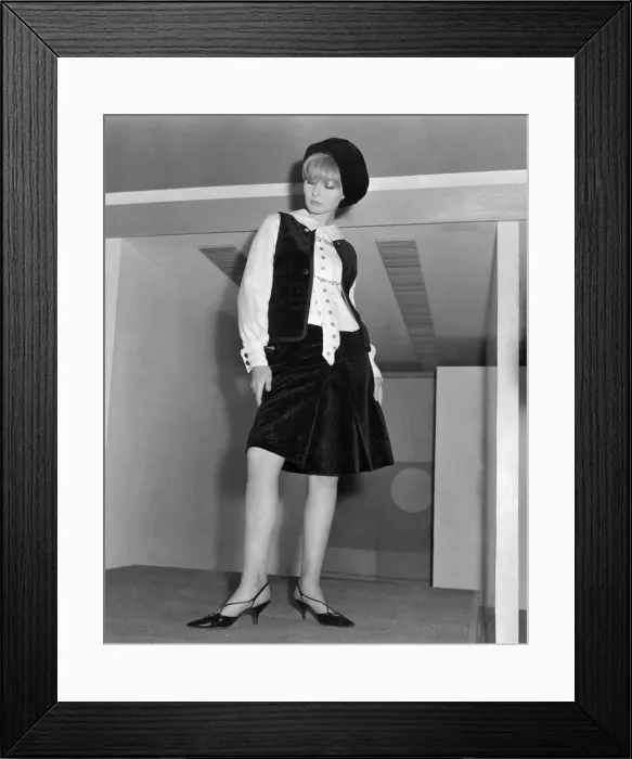 Framed Print : Quant Fashion Show: September 1962 P025216 Framed Print : Quant Fashion Show: September 1962 P025216