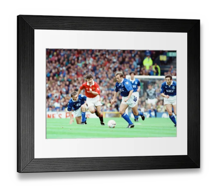 Framed Print : Everton 0-2 Manchester United, league match at Goodison Park Framed Print : Everton 0-2 Manchester United, league match at Goodison Park