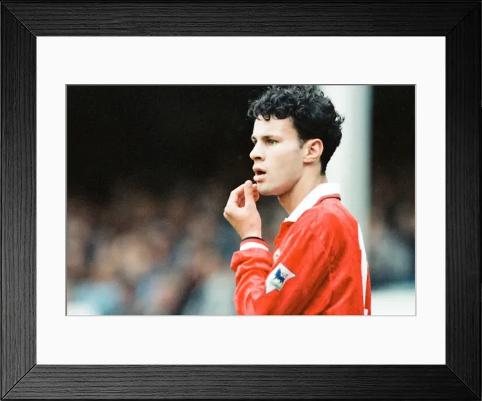Framed Print : Everton 0-2 Manchester United, league match at Goodison Park