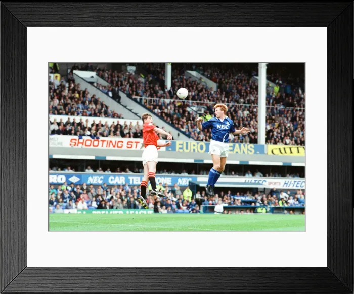 Framed Print : Everton 0-2 Manchester United, league match at Goodison Park