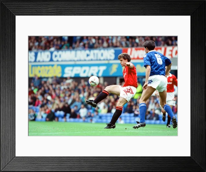 Framed Print : Everton 0-2 Manchester United, league match at Goodison Park