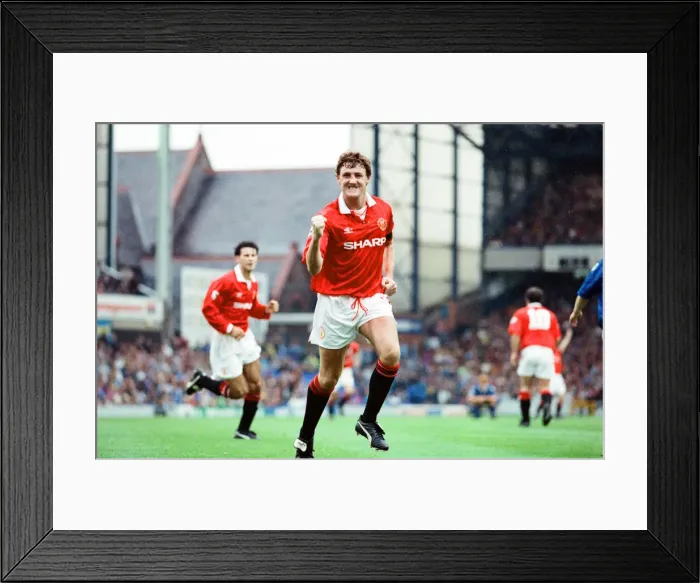 Framed Print : Everton 0-2 Manchester United, league match at Goodison Park Framed Print : Everton 0-2 Manchester United, league match at Goodison Park
