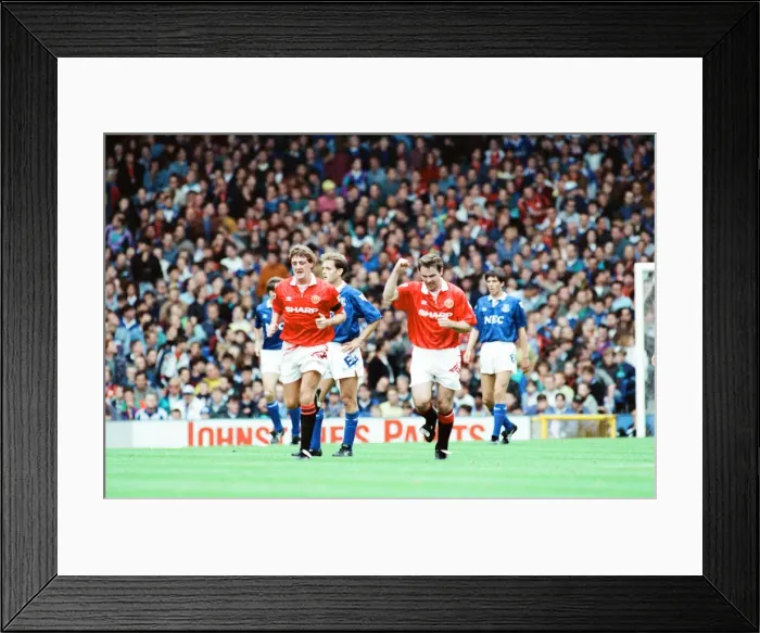 Framed Print : Everton 0-2 Manchester United, league match at Goodison Park