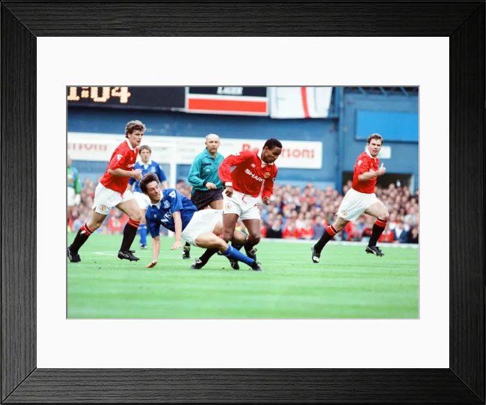 Framed Print : Everton 0-2 Manchester United, league match at Goodison Park