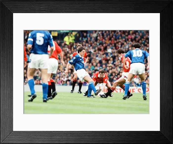 Framed Print : Everton 0-2 Manchester United, league match at Goodison Park
