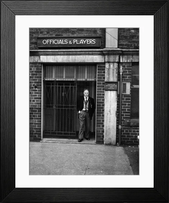 Framed Print : Huddersfield Town manager Bill Shankly at the clubs ground for a training session Framed Print : Huddersfield Town manager Bill Shankly at the clubs ground for a training session