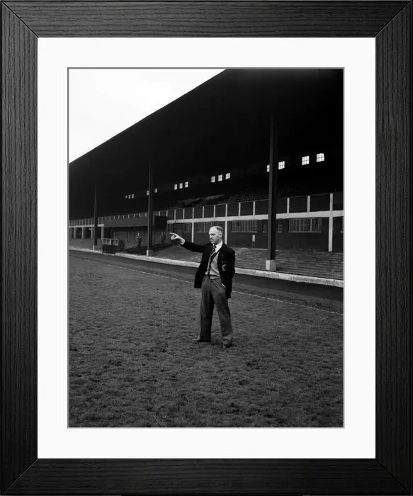Framed Print : Huddersfield Town manager Bill Shankly during a training session at the clubs ground Framed Print : Huddersfield Town manager Bill Shankly during a training session at the clubs ground
