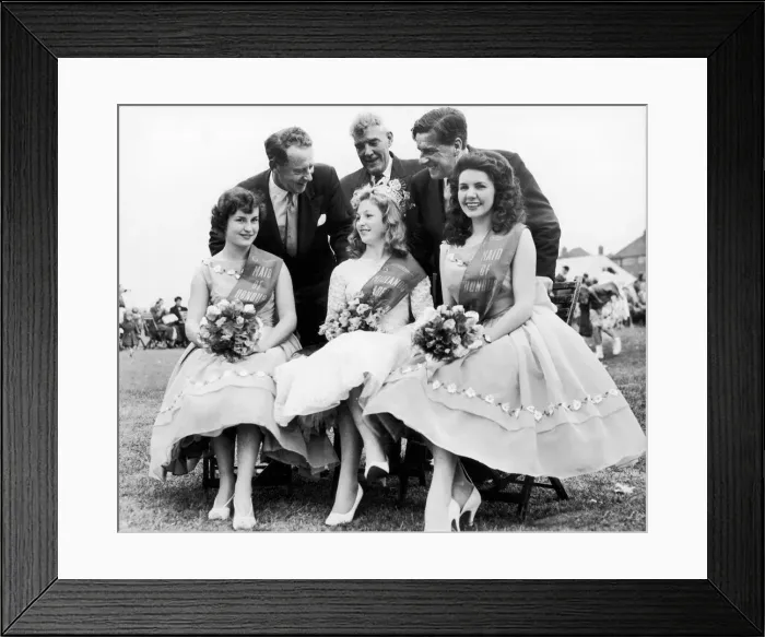 Framed Print : Leader of the Labour Party Hugh Gaitskell congratulates sixteen year old Gilliaan Riley Framed Print : Leader of the Labour Party Hugh Gaitskell congratulates sixteen year old Gilliaan Riley
