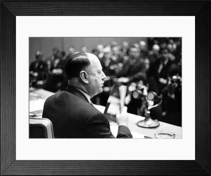 Framed Print : Dr Richard Beeching, Chairman of British Railways, at Rail Plan Conference Framed Print : Dr Richard Beeching, Chairman of British Railways, at Rail Plan Conference