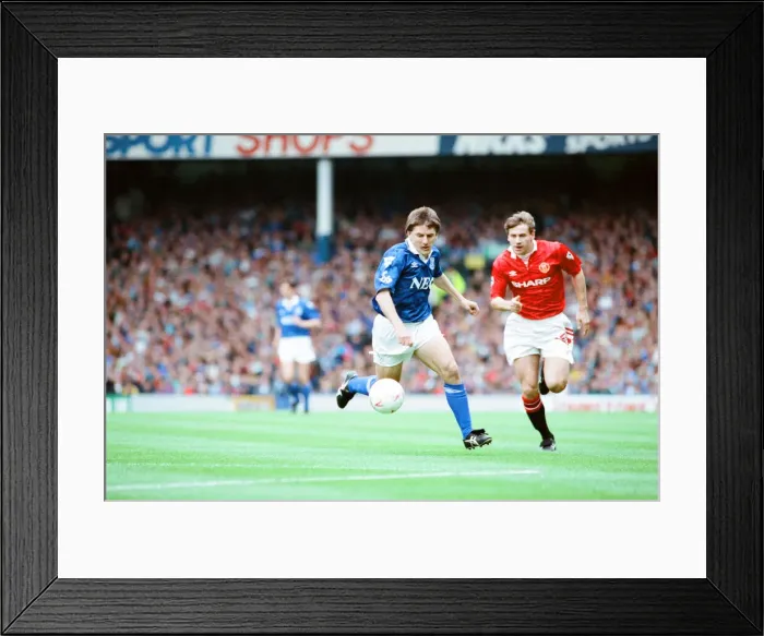 Framed Print : Everton 0-2 Manchester United, league match at Goodison Park Framed Print : Everton 0-2 Manchester United, league match at Goodison Park