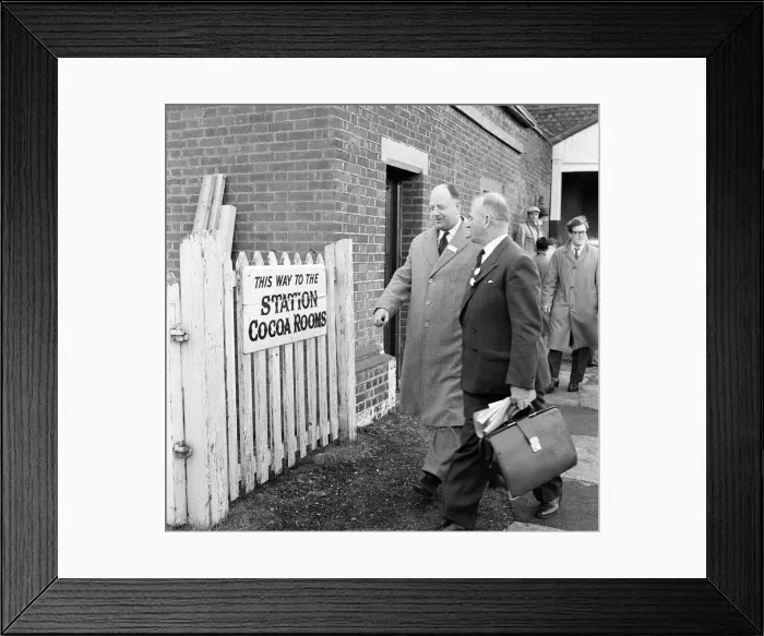 Framed Print : Dr Richard Beeching, Chairman of British Railways, Photo-call visiting the Bluebell Line Framed Print : Dr Richard Beeching, Chairman of British Railways, Photo-call visiting the Bluebell Line