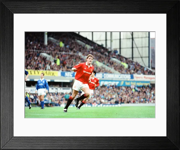 Framed Print : Everton 0-2 Manchester United, league match at Goodison Park