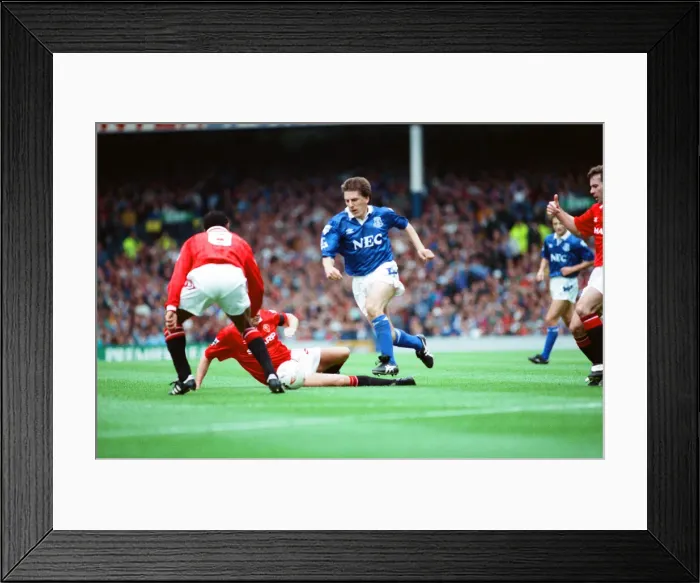 Framed Print : Everton 0-2 Manchester United, league match at Goodison Park