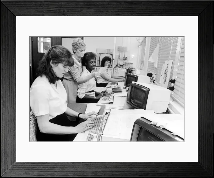 Framed Print : The invoice department of Cashs of Coventry 4th March 1985 Framed Print : The invoice department of Cashs of Coventry 4th March 1985