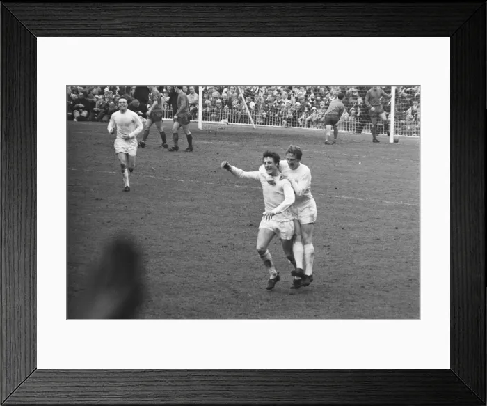 Framed Print : FA Cup Semi Final match at Villa Park. West Bromwich Albion 2 v Birmingham City 0 Framed Print : FA Cup Semi Final match at Villa Park. West Bromwich Albion 2 v Birmingham City 0