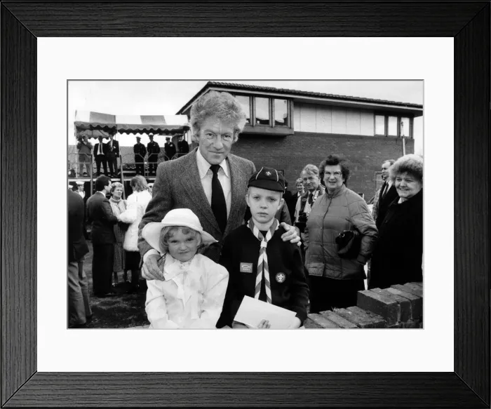 Framed Print : Acorns Childrens Hospice. Oak Tree Lane, Selly Oak, Birmingham