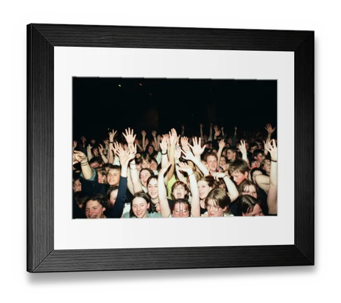 Framed Print : Pulp play the Clickimin Centre, Shetland, 13th August 1996. Fans and Supporters