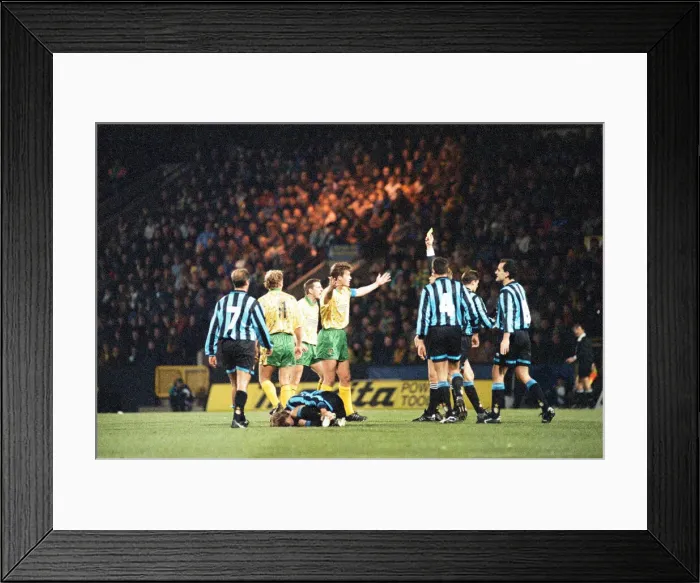 Framed Print : Norwich City 0 v Inter Milan 1 UEFA Cup Round 16 first leg at Bramall Lane Framed Print : Norwich City 0 v Inter Milan 1 UEFA Cup Round 16 first leg at Bramall Lane