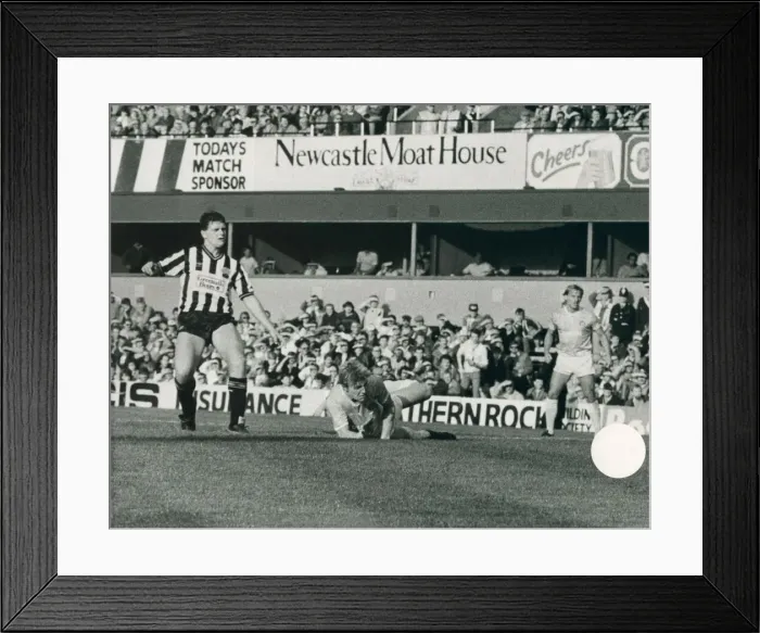 Framed Print : Newcastle United v Manchester City. 11th October, 1986 Paul Gascoigne Framed Print : Newcastle United v Manchester City. 11th October, 1986 Paul Gascoigne