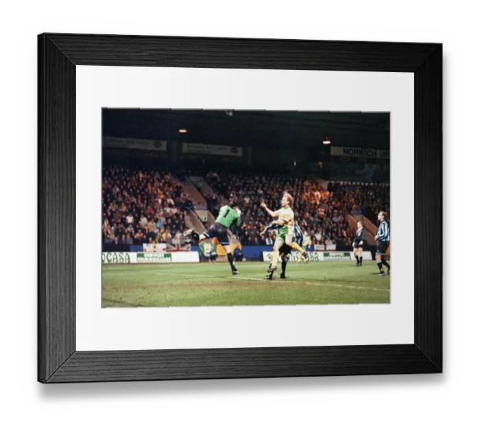 Framed Print : Norwich City 0 v Inter Milan 1 UEFA Cup Round 16 first leg at Bramall Lane Framed Print : Norwich City 0 v Inter Milan 1 UEFA Cup Round 16 first leg at Bramall Lane