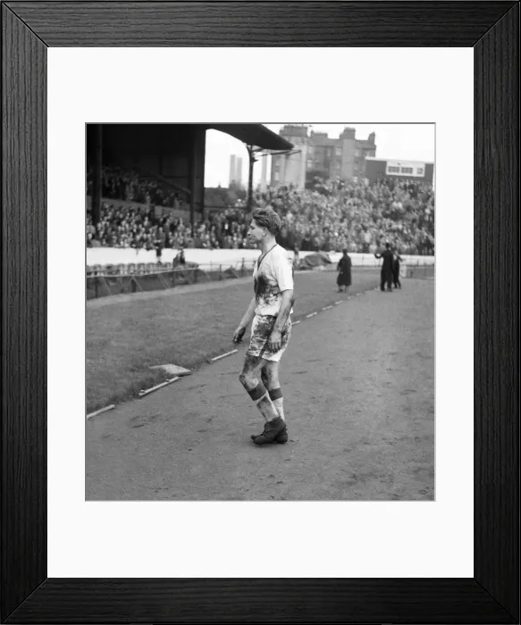 Framed Print : English League Division One match at Stamford Bridge. Chelsea 3 v Everton 1 Framed Print : English League Division One match at Stamford Bridge. Chelsea 3 v Everton 1