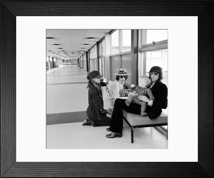 Framed Print : Rolling Stones guitarist Keith Richards with Anita Pallenberg