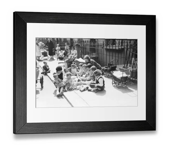 Framed Print : London Kids, children seen here playing in the street during the spring of 1941 Circa May