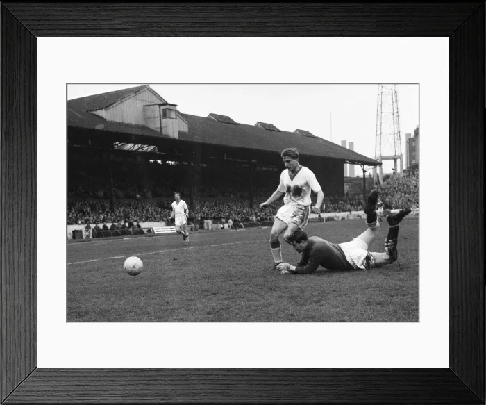 Framed Print : English League Division One match at Stamford Bridge. Chelsea 3 v Everton 1 Framed Print : English League Division One match at Stamford Bridge. Chelsea 3 v Everton 1