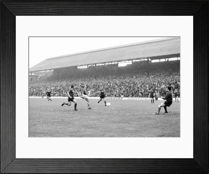 Framed Print : English League Division One match at St Andrews. Birmingham City 5 v Derby County 1