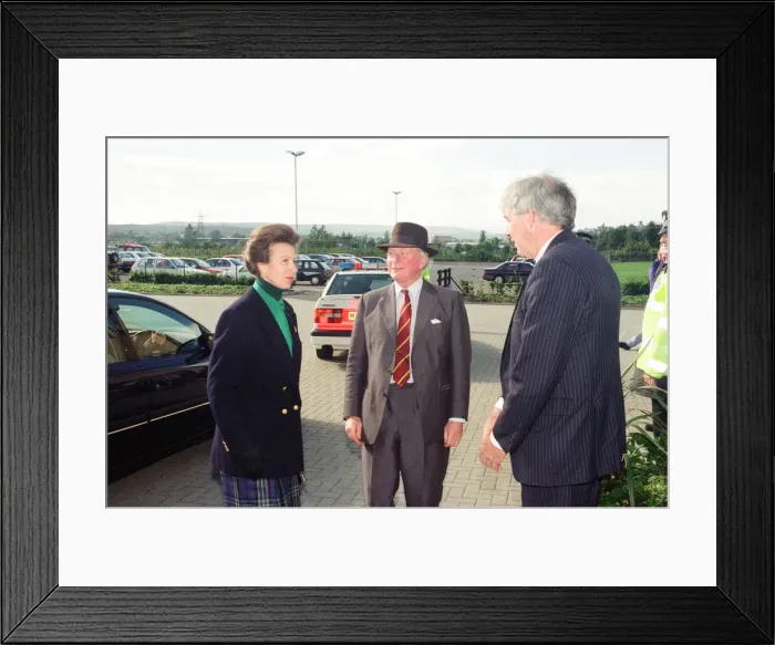 Framed Print : Forthbank Stadium, 26th September 1995. Gavin Hastings makes his last big-game Framed Print : Forthbank Stadium, 26th September 1995. Gavin Hastings makes his last big-game