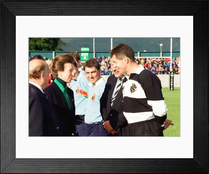 Framed Print : Forthbank Stadium, 26th September 1995. Gavin Hastings makes his last big-game Framed Print : Forthbank Stadium, 26th September 1995. Gavin Hastings makes his last big-game