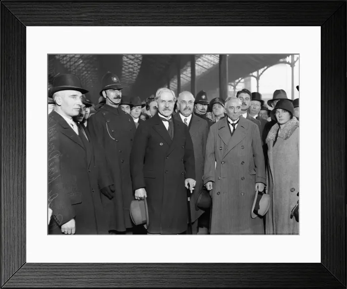 Framed Print : Prime Minister Ramsay MacDonald (centre) seen here with Sir Stamp Framed Print : Prime Minister Ramsay MacDonald (centre) seen here with Sir Stamp