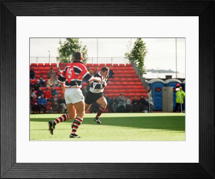 Framed Print : Forthbank Stadium, 26th September 1995. Gavin Hastings makes his last big-game Framed Print : Forthbank Stadium, 26th September 1995. Gavin Hastings makes his last big-game