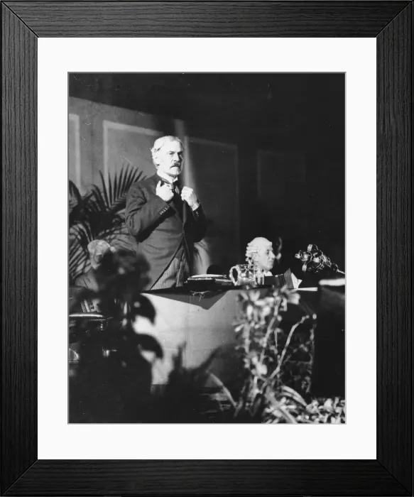 Framed Print : Labour Leader and Prime Minister Ramsay MacDonald speaking at Leicester after receiving Framed Print : Labour Leader and Prime Minister Ramsay MacDonald speaking at Leicester after receiving