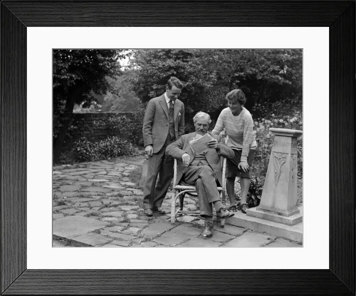 Framed Print : Ramsay MacDonald seen here in the garden of his home at 103 Frognal Lodge, Hampstead Framed Print : Ramsay MacDonald seen here in the garden of his home at 103 Frognal Lodge, Hampstead