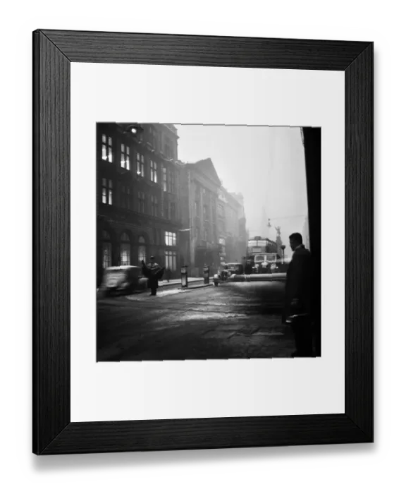 Framed Print : Fog scenes on The Strand in central London. 1st January 1951 Framed Print : Fog scenes on The Strand in central London. 1st January 1951