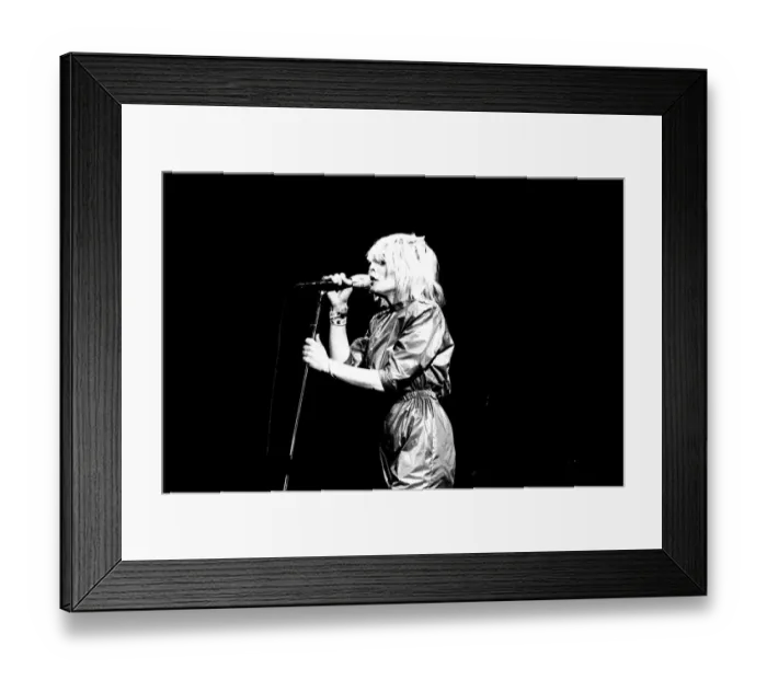Framed Print : Debbie Harry of Blondie performs in concert at Newcastle City Hall 4 January 1980 Framed Print : Debbie Harry of Blondie performs in concert at Newcastle City Hall 4 January 1980