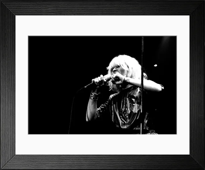 Framed Print : Debbie Harry of Blondie performs in concert at Newcastle City Hall 4 January 1980 Framed Print : Debbie Harry of Blondie performs in concert at Newcastle City Hall 4 January 1980